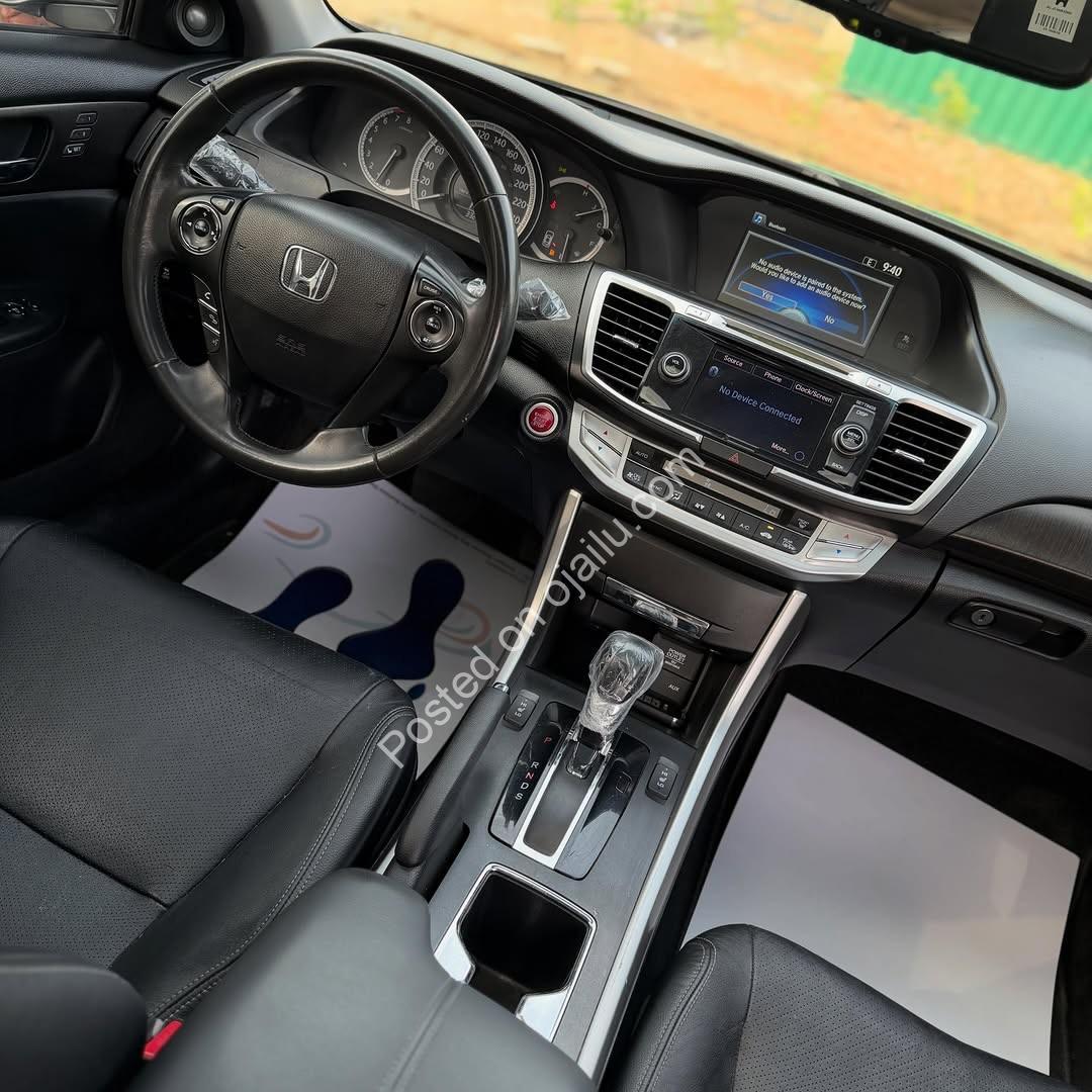 2014 Honda Accord V6 – Power, Luxury & Pristine Papers
