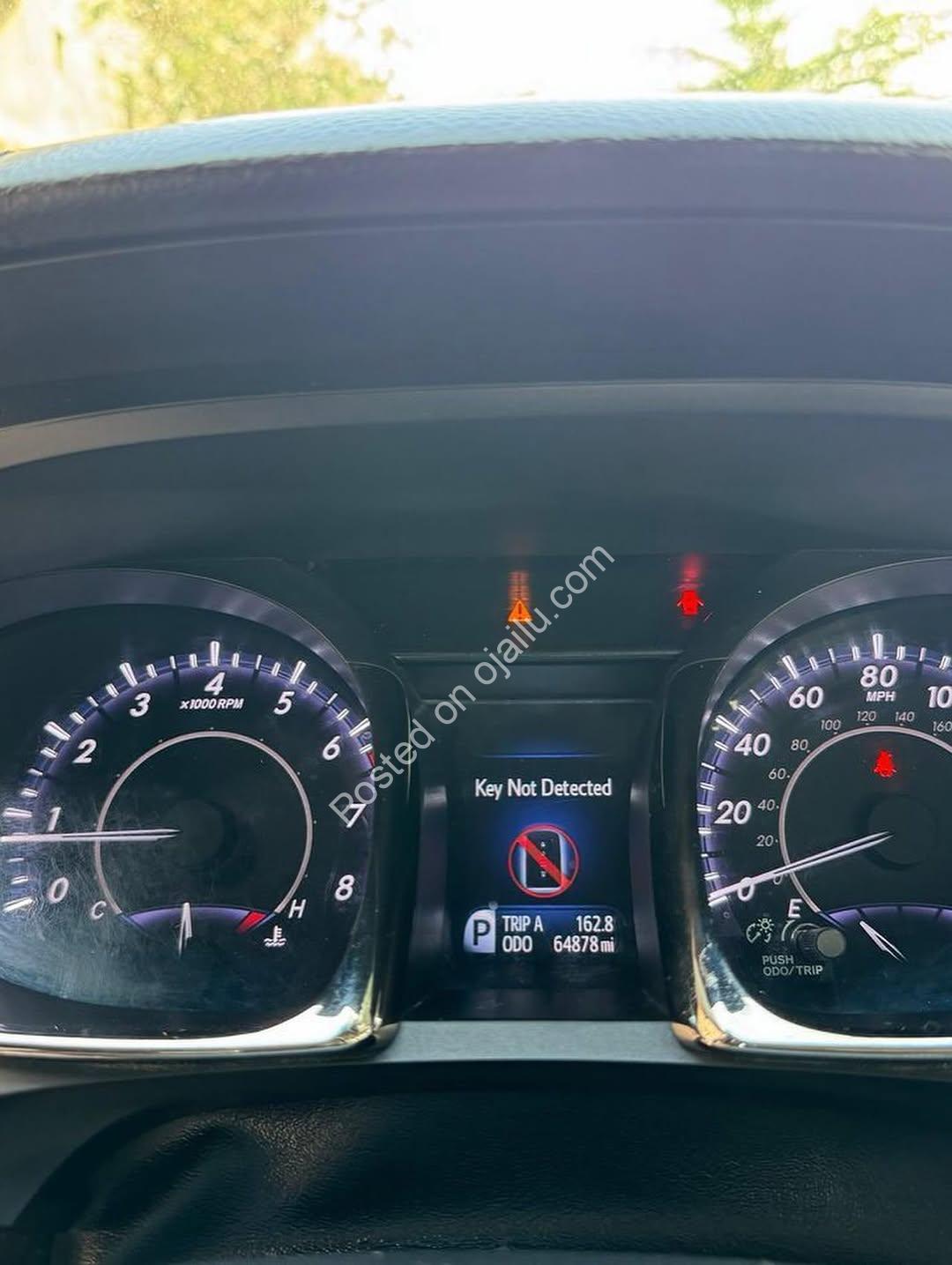 ✨ 2013 Toyota Avalon XLE: Rare Brown Leather, Keyless & Clean Duty