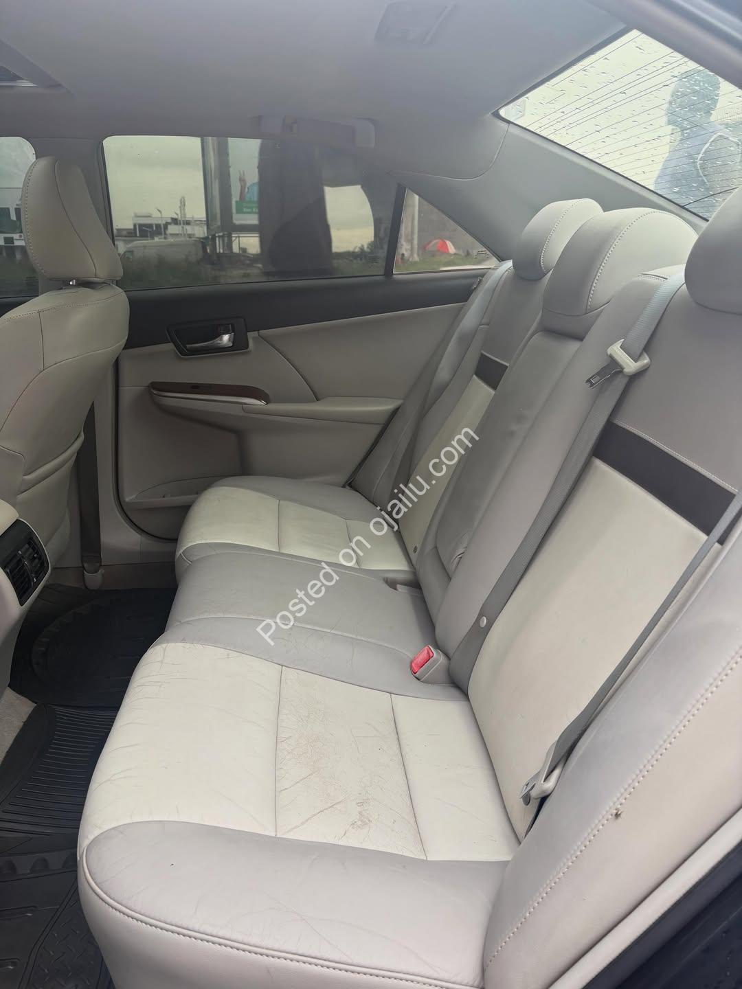 2012 Camry XLE V6: Premium Leather & Sunroof, ₦10M