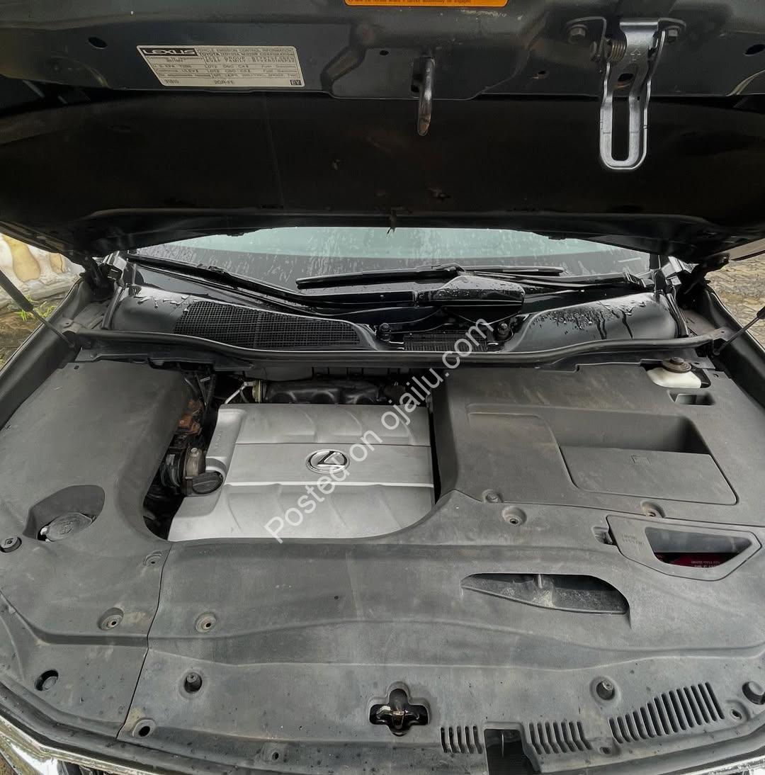 2011 Lexus RX350: Loaded Sunroof & Push Start – 18.9M