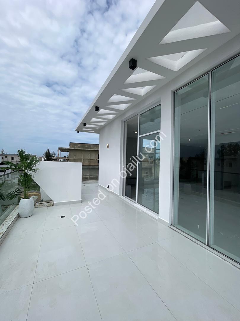 Osapa Estate Duplex: Cinema, Gym & Rooftop Terrace
