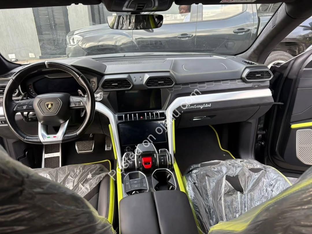 2020 Lamborghini Urus: Luxury Unleashed with Alcantara & B&O Sound