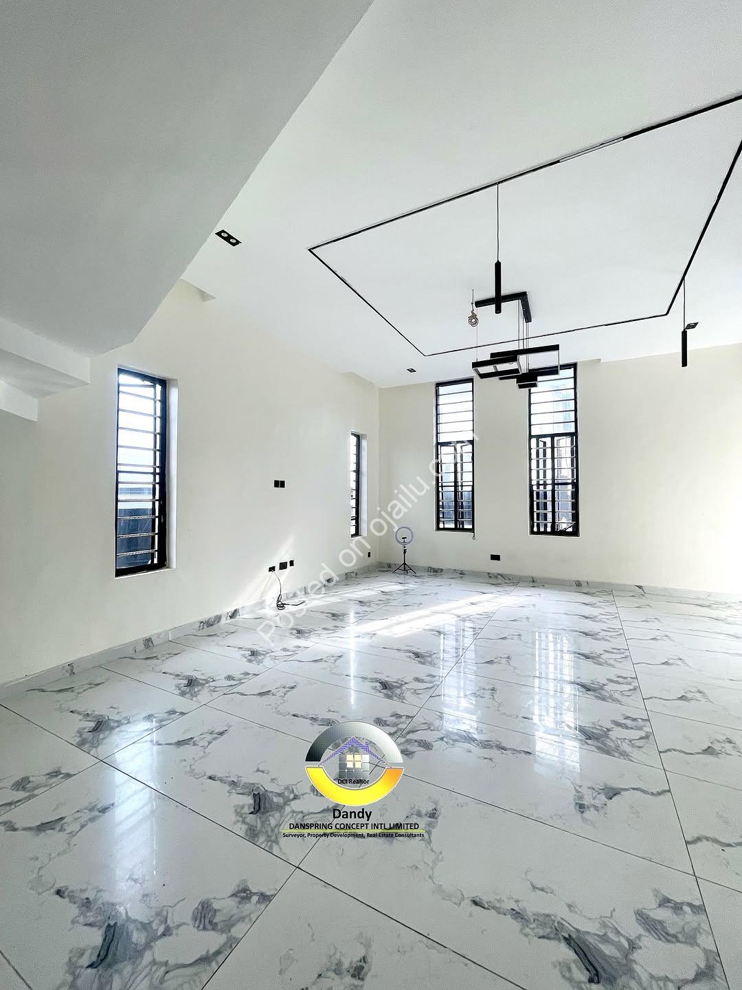 Elevate Your Life: 5-Bed Smart Home with Jacuzzi & BQ