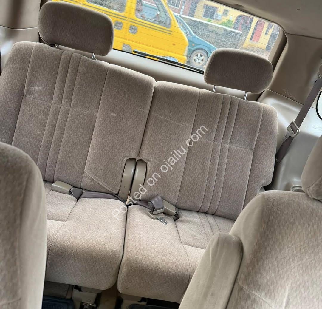 “2003 Toyota Sienna: Bulletproof Reliable & Ready to Drive”