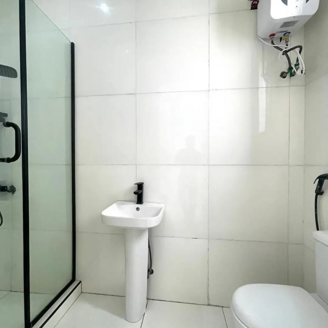 4-Bed Semi-Detached Duplex with Solar in Palm City