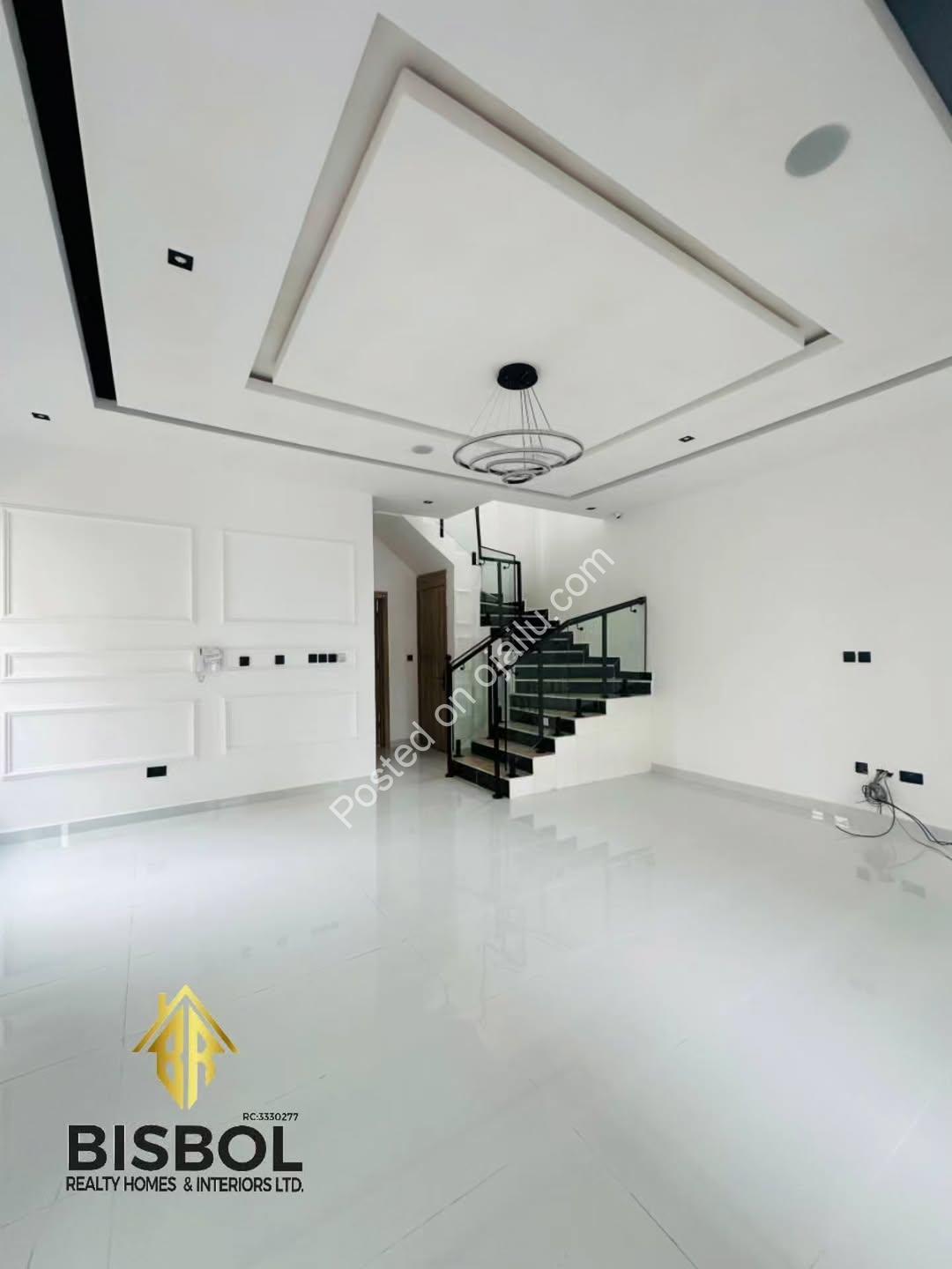 Move-In Ready! 4BR Duplex in Gated Ajah