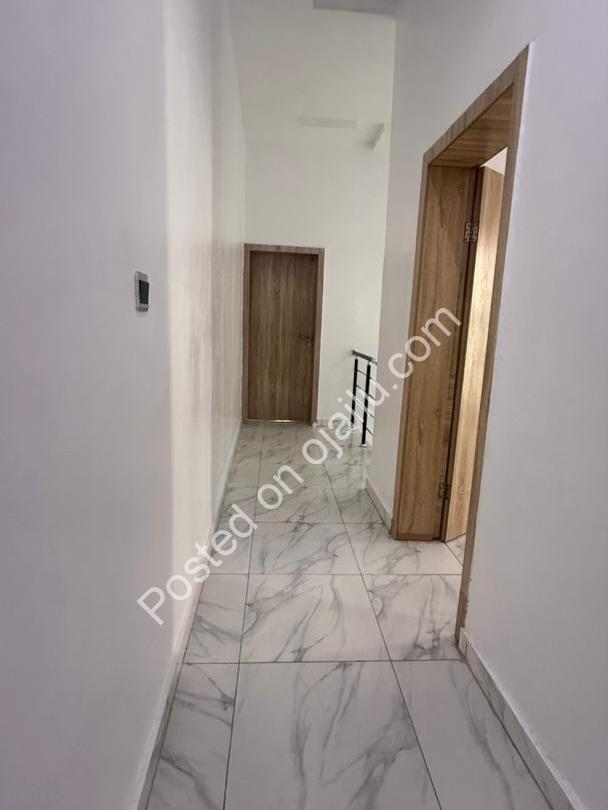 Alone in Ikota GRA: 4-Bed Powerhouse