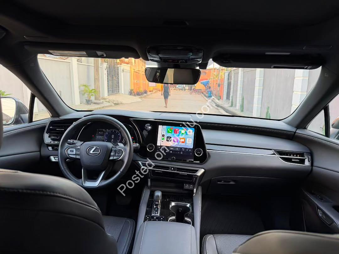 2023 Lexus RX350 – Pristine Luxury Awaits
