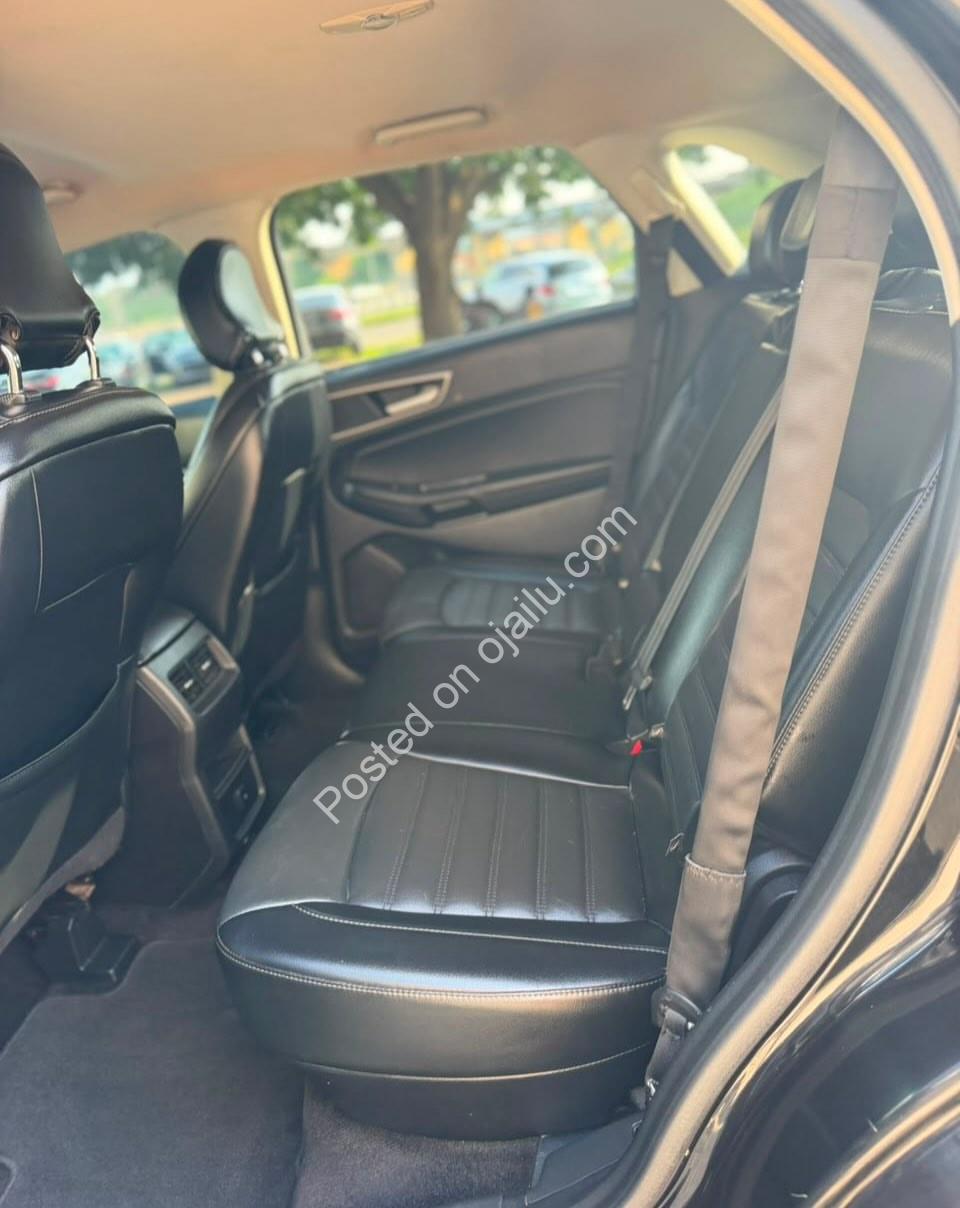 2018 Ford Edge: Keyless, Cooled Seats, LED – 15M