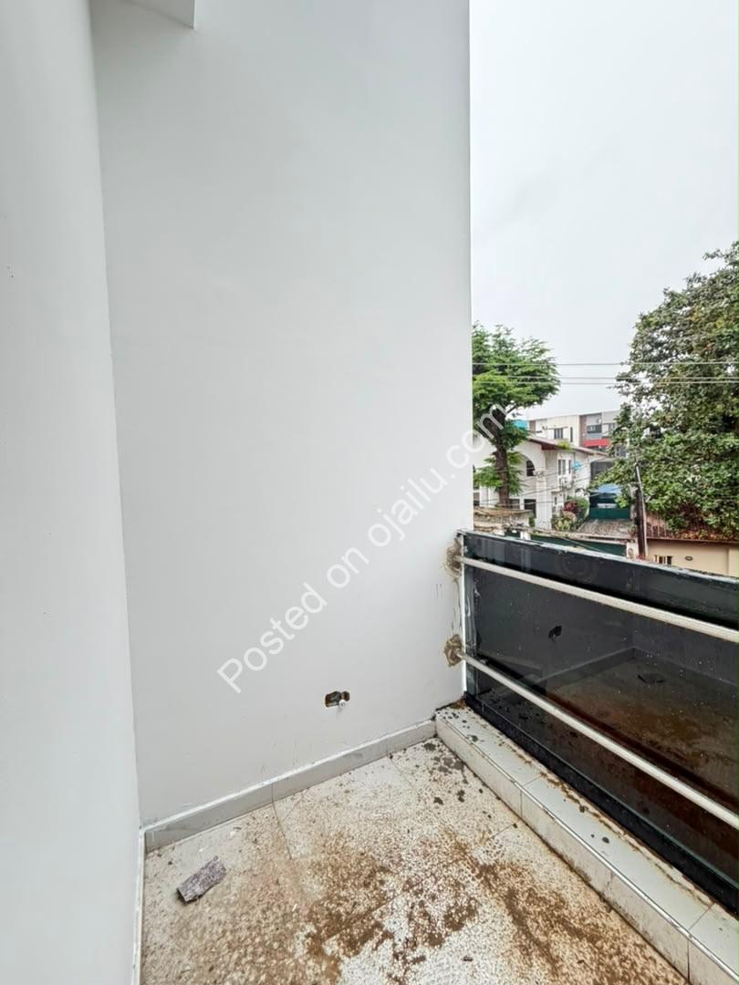 Adeniyi Jones Gem: 5 En-Suite Bedrooms + BQ