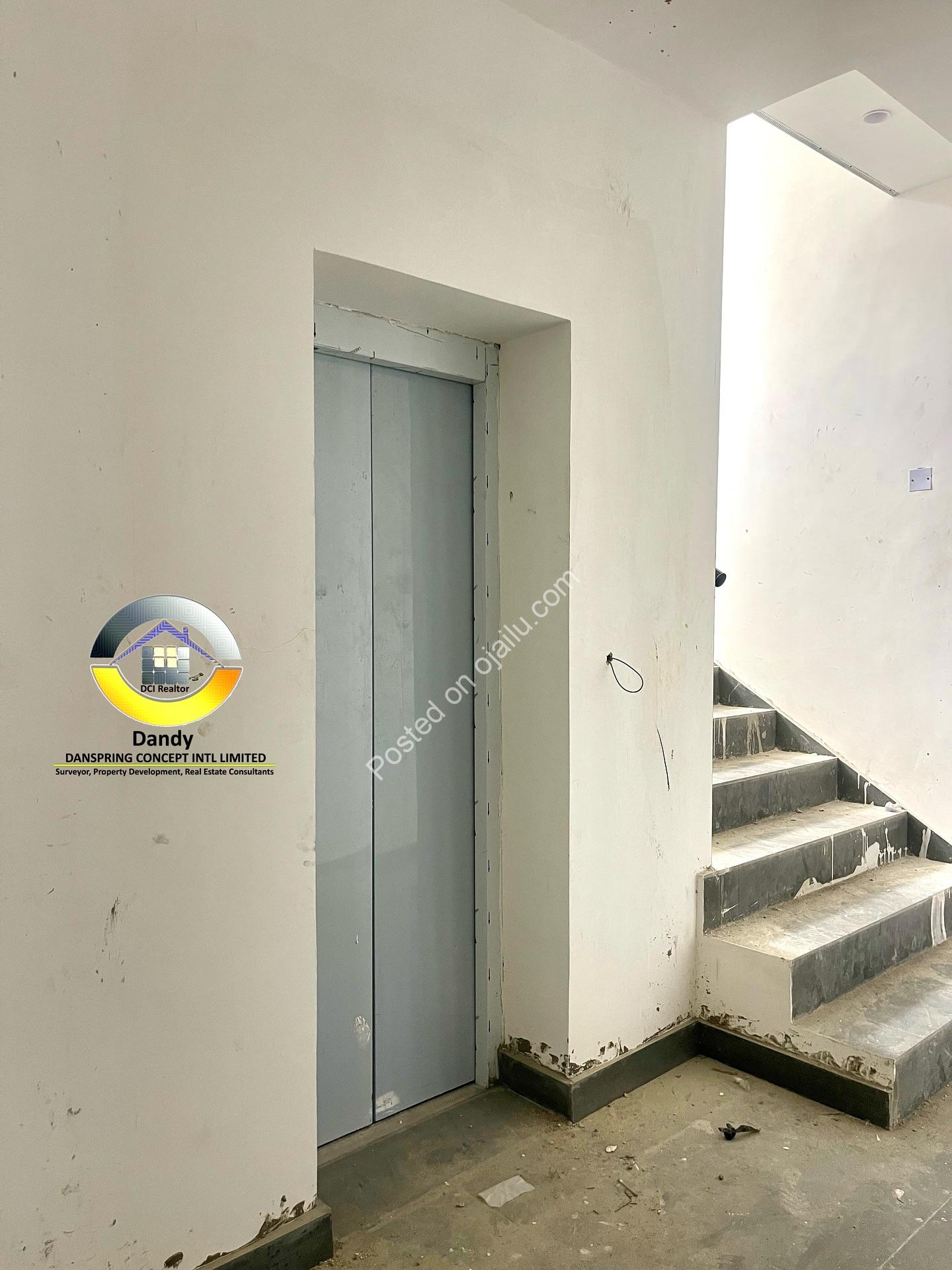 Stunning 2BR w/ Elevator & Bluetooth Speakers, Lekki Phase 1
