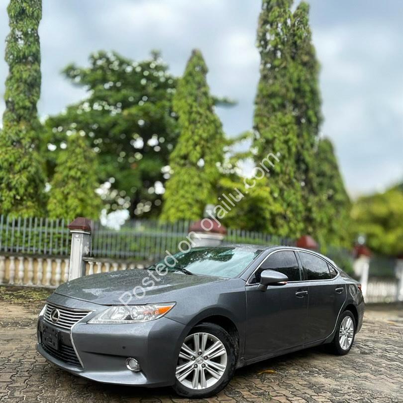 2015 Lexus ES350: Sunroof, Luxury, 18.8M