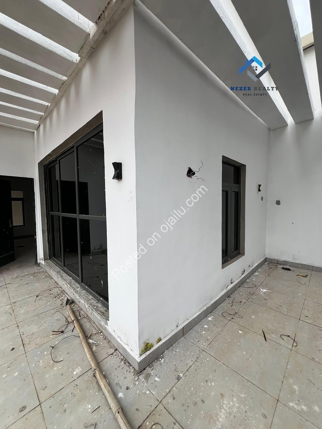 Luxe 5-Bed Duplex: 400sqm, BQ, Private Lounge, C of O