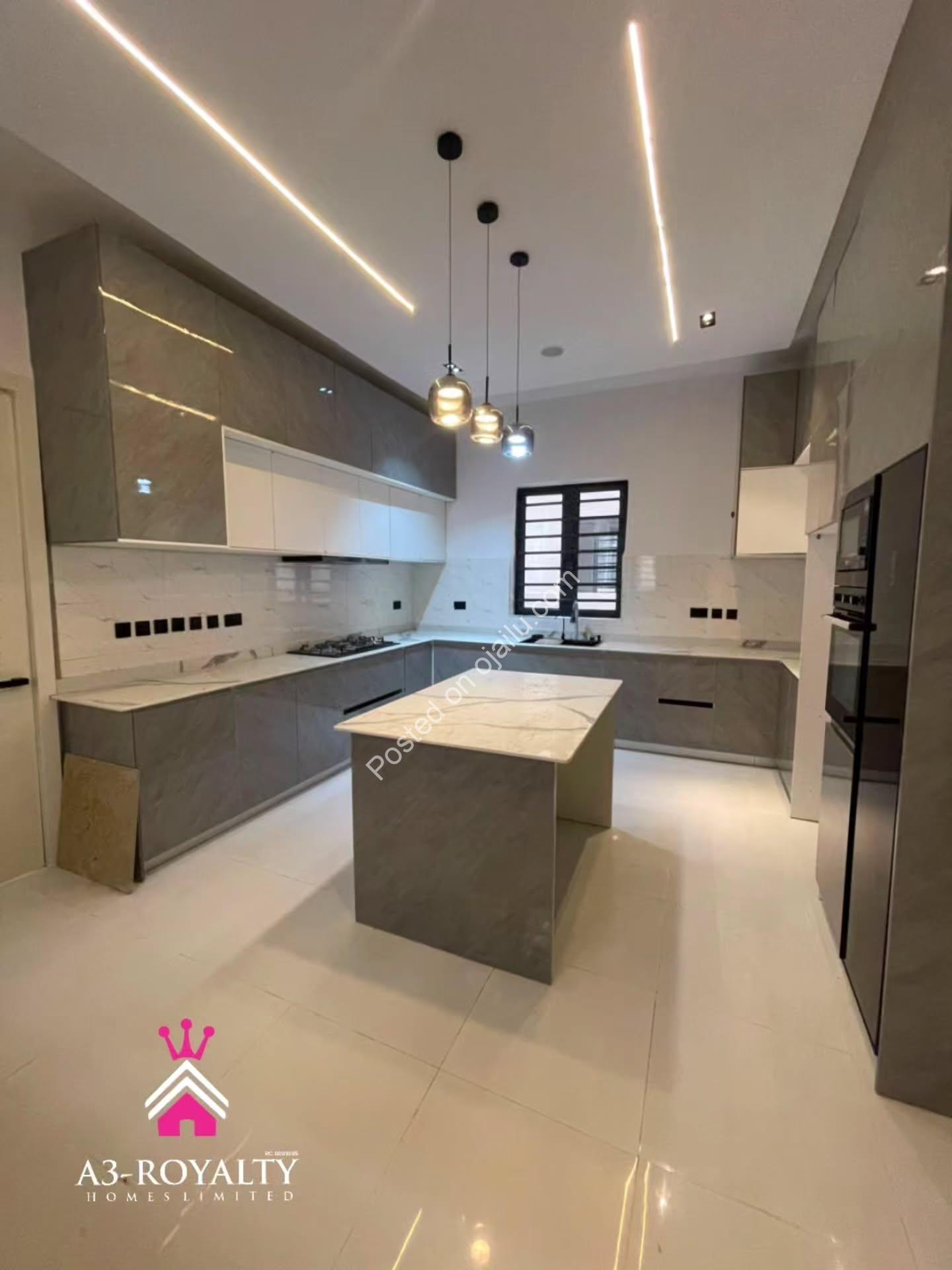 Move-In Ready: 5BR VGC Duplex with Pool & Jacuzzi
