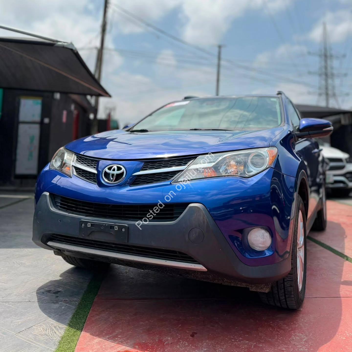 Immaculate 2015 Toyota RAV4 Limited: One Owner, Full Options