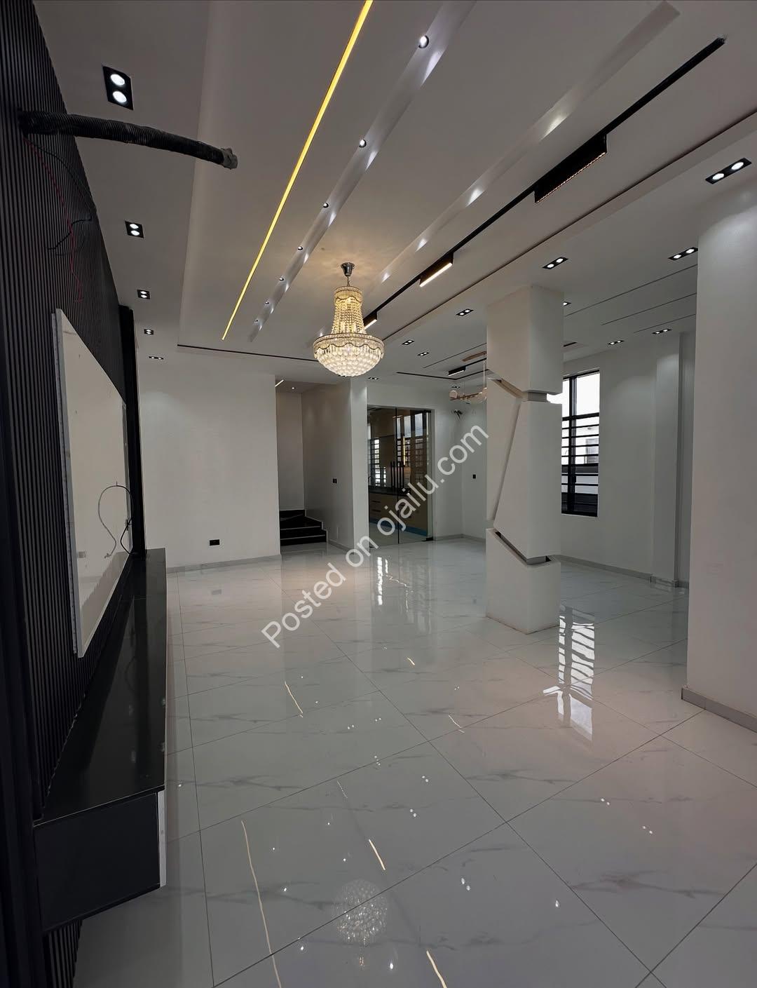 Your private cinema & pool oasis in Ajah