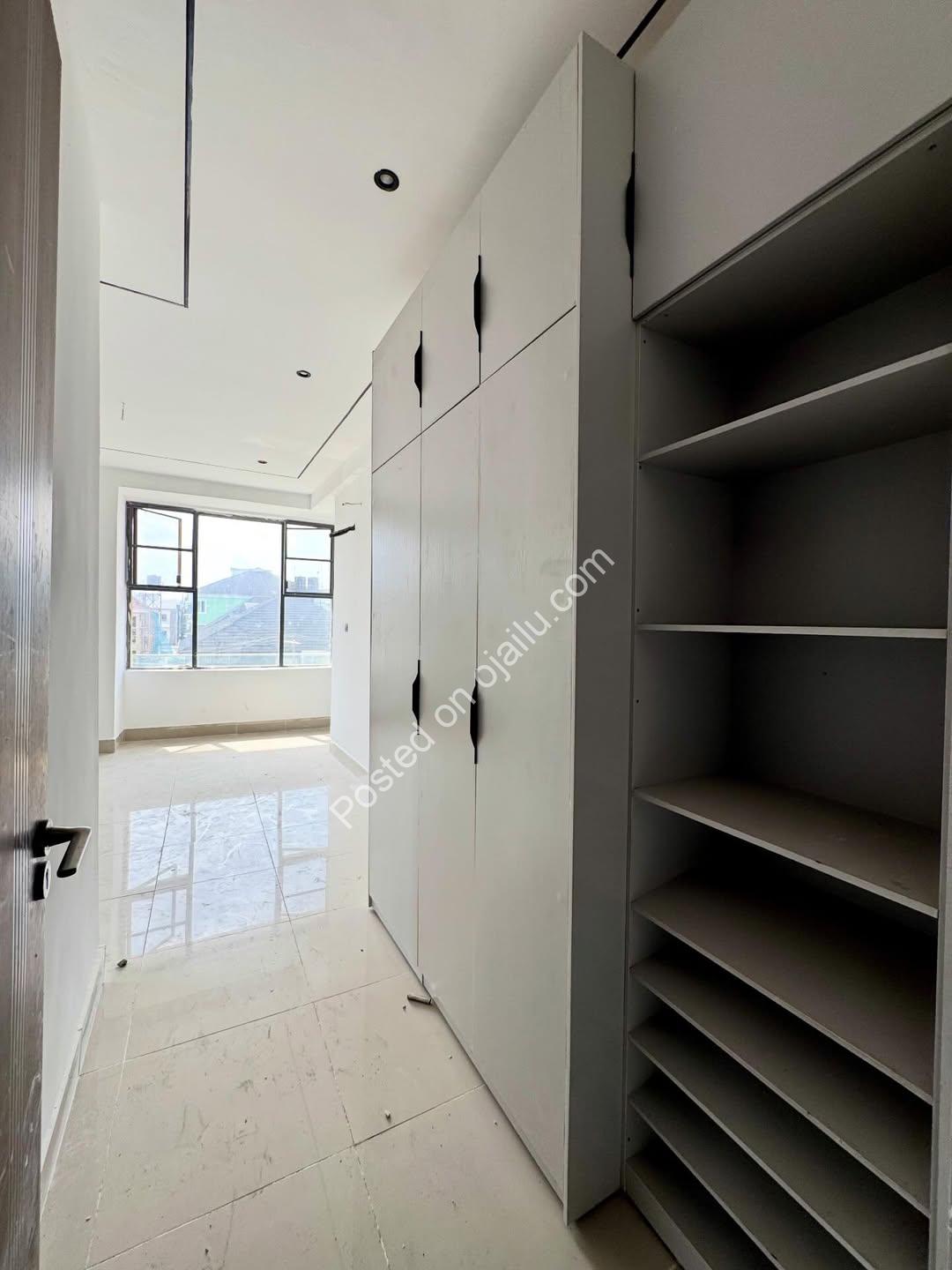 Newly Built Ikate Lekki Gem with Pool & Gym  ‍♂️
