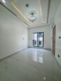 2BR Serviced Oasis: Pool, Gym & Elevator!