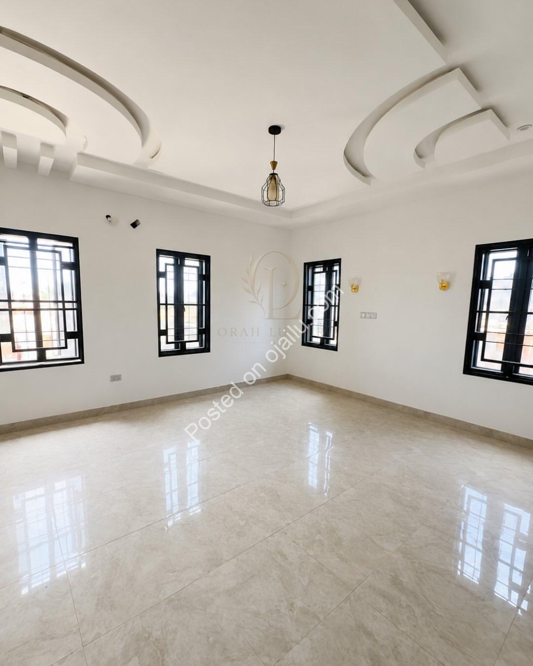 5-Bed Duplex in Lifecamp: Space & Elegance Await