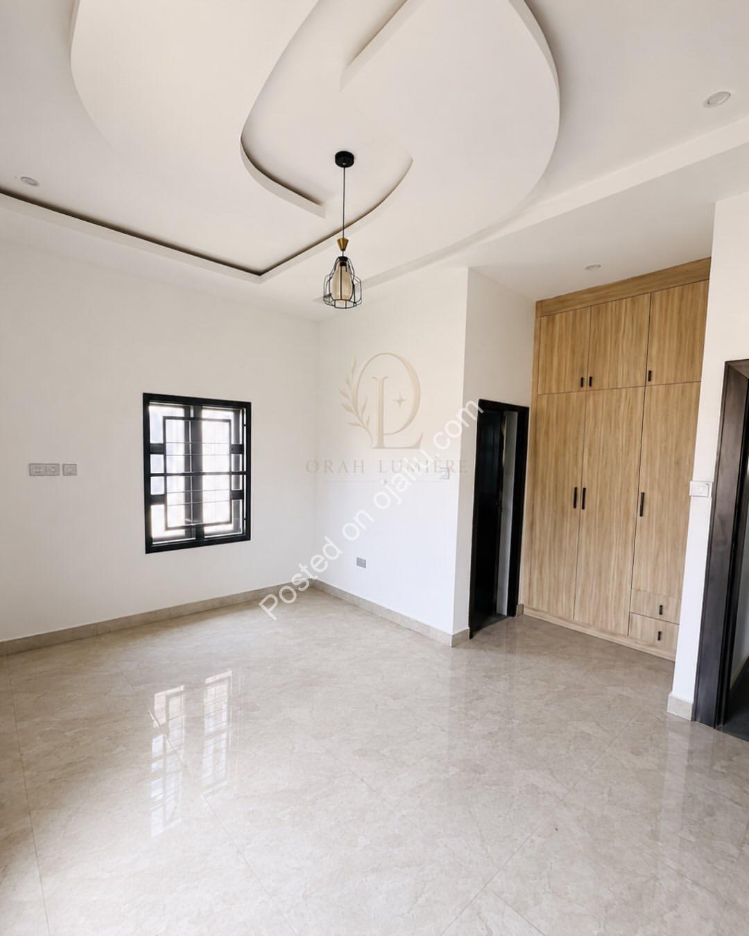 5-Bed Duplex in Lifecamp: Space & Elegance Await