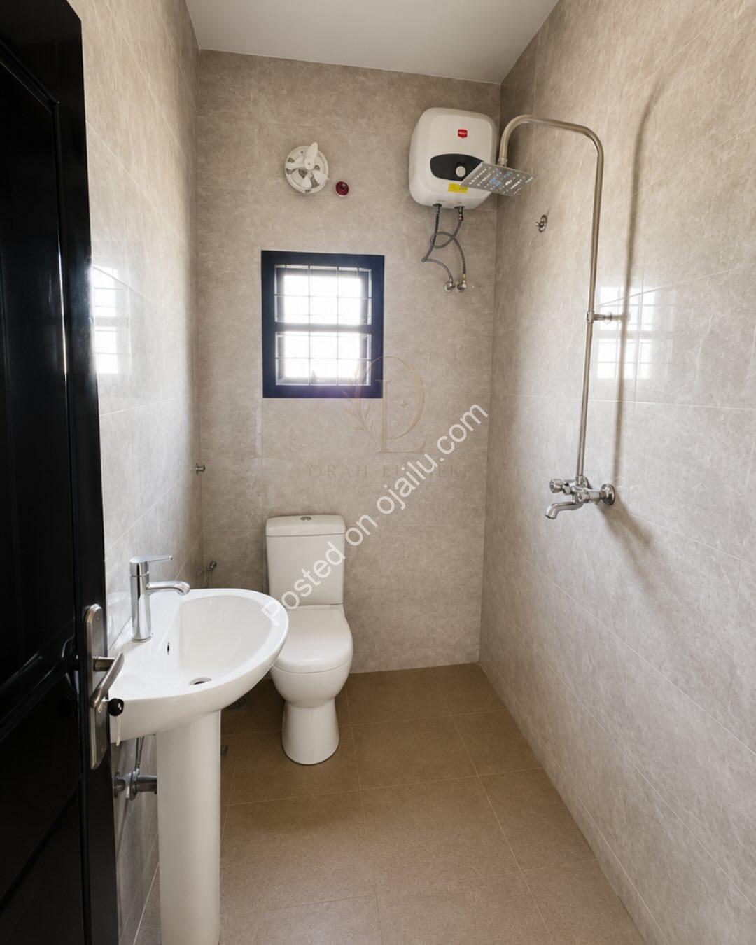 5-Bed Duplex in Lifecamp: Space & Elegance Await