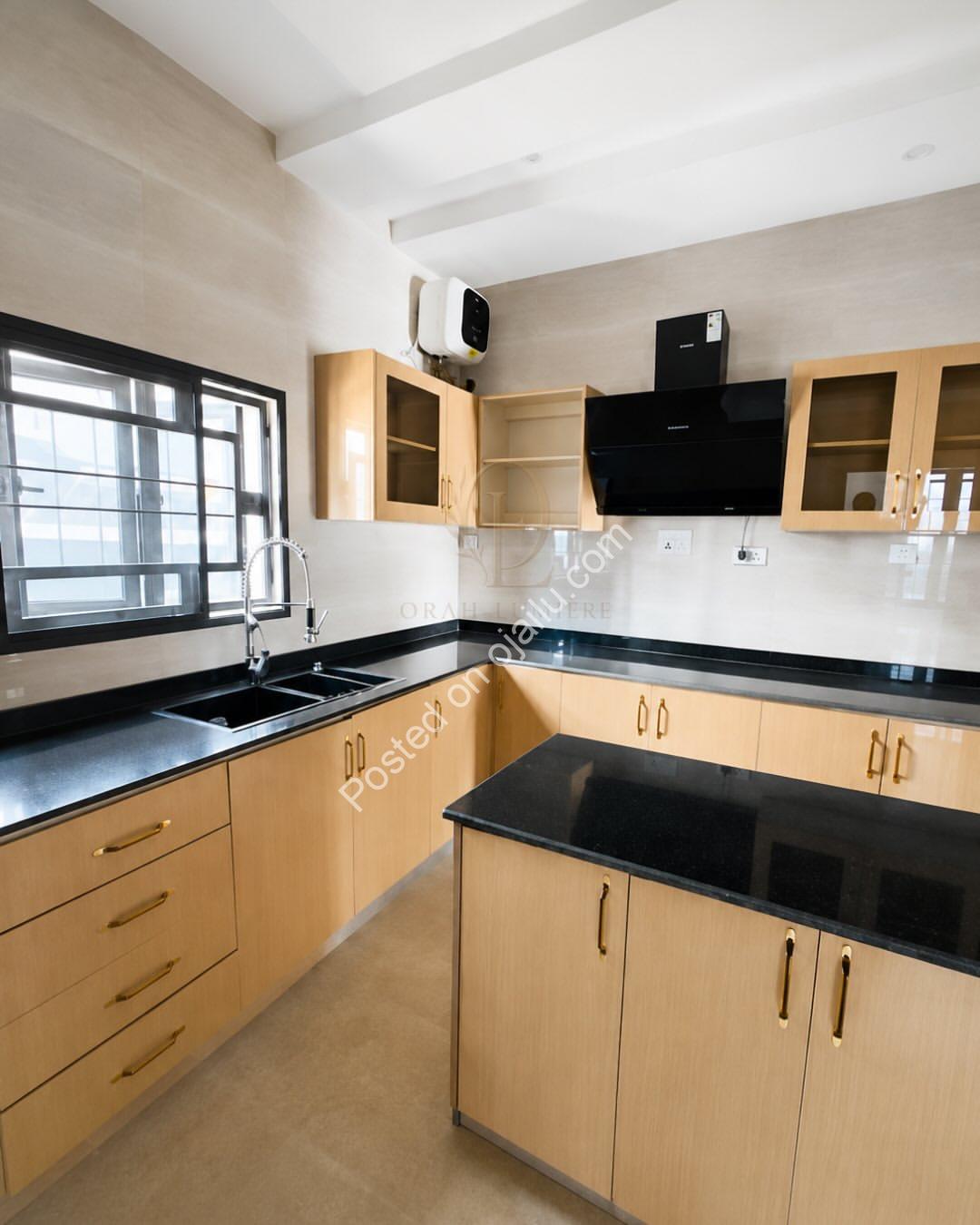 5-Bed Duplex in Lifecamp: Space & Elegance Await