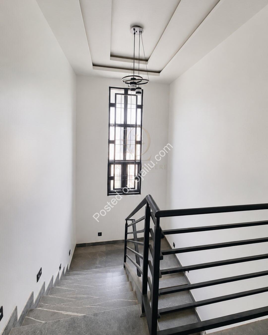 5-Bed Duplex in Lifecamp: Space & Elegance Await
