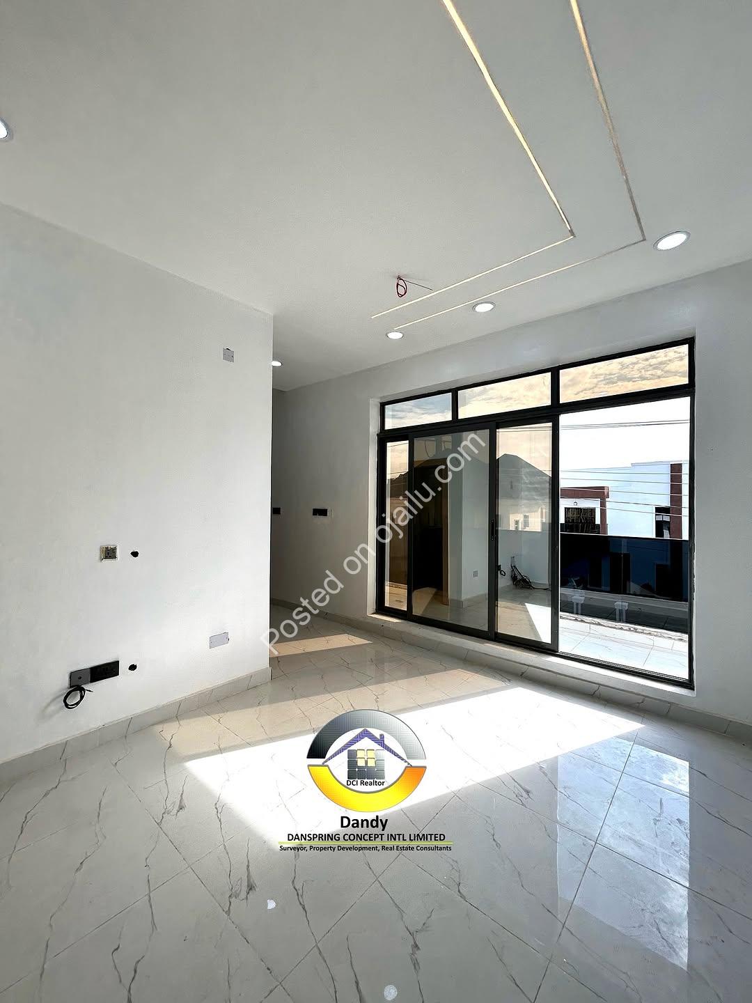 Your Dream Home Awaits: 4BR Duplex with Pool in Sangotedo