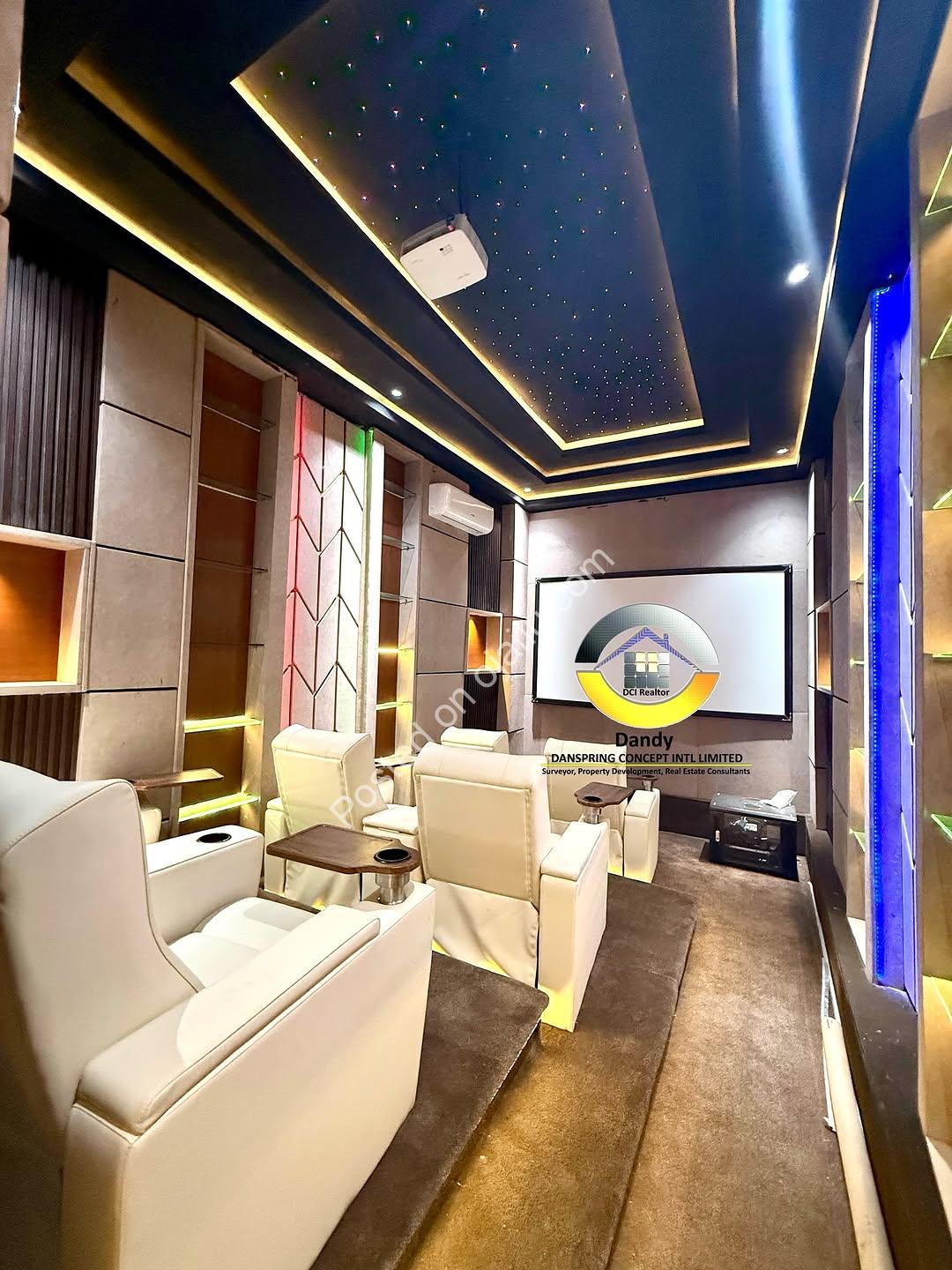 Ikoyi Thrill: 5-Bed with Indoor Pool & Cinema