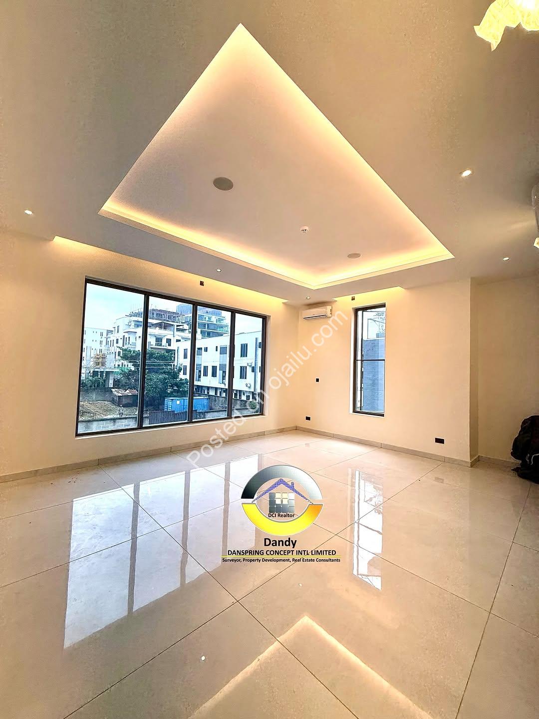 Ikoyi Thrill: 5-Bed with Indoor Pool & Cinema