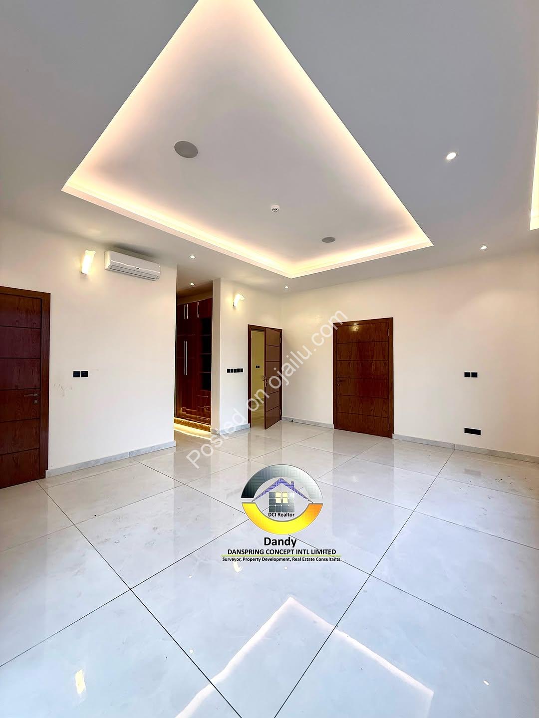 Ikoyi Thrill: 5-Bed with Indoor Pool & Cinema