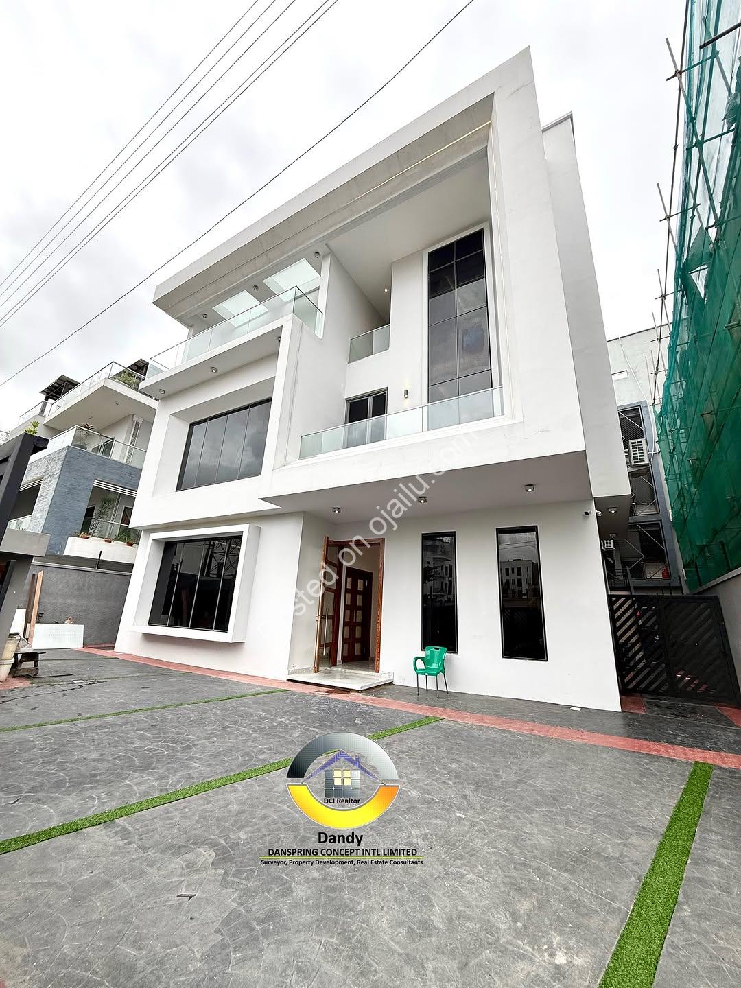 Ikoyi Thrill: 5-Bed with Indoor Pool & Cinema