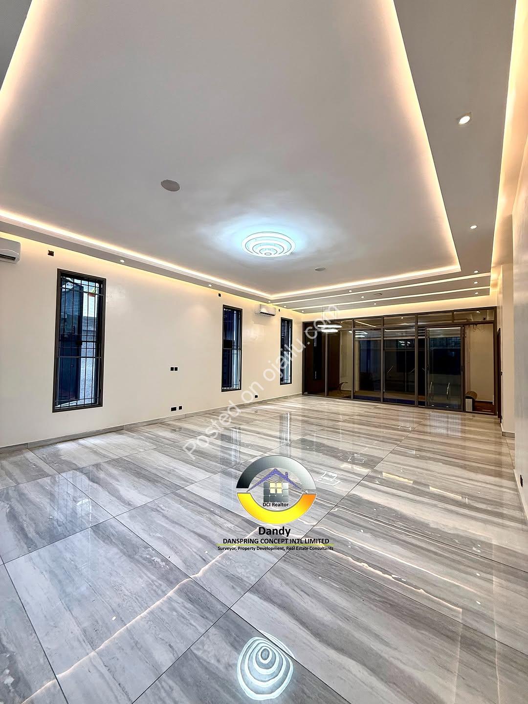 Ikoyi Thrill: 5-Bed with Indoor Pool & Cinema