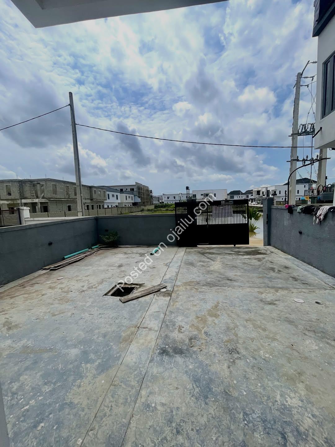 “5-Bed Smart Home with BQ in Sangotedo – N200M”