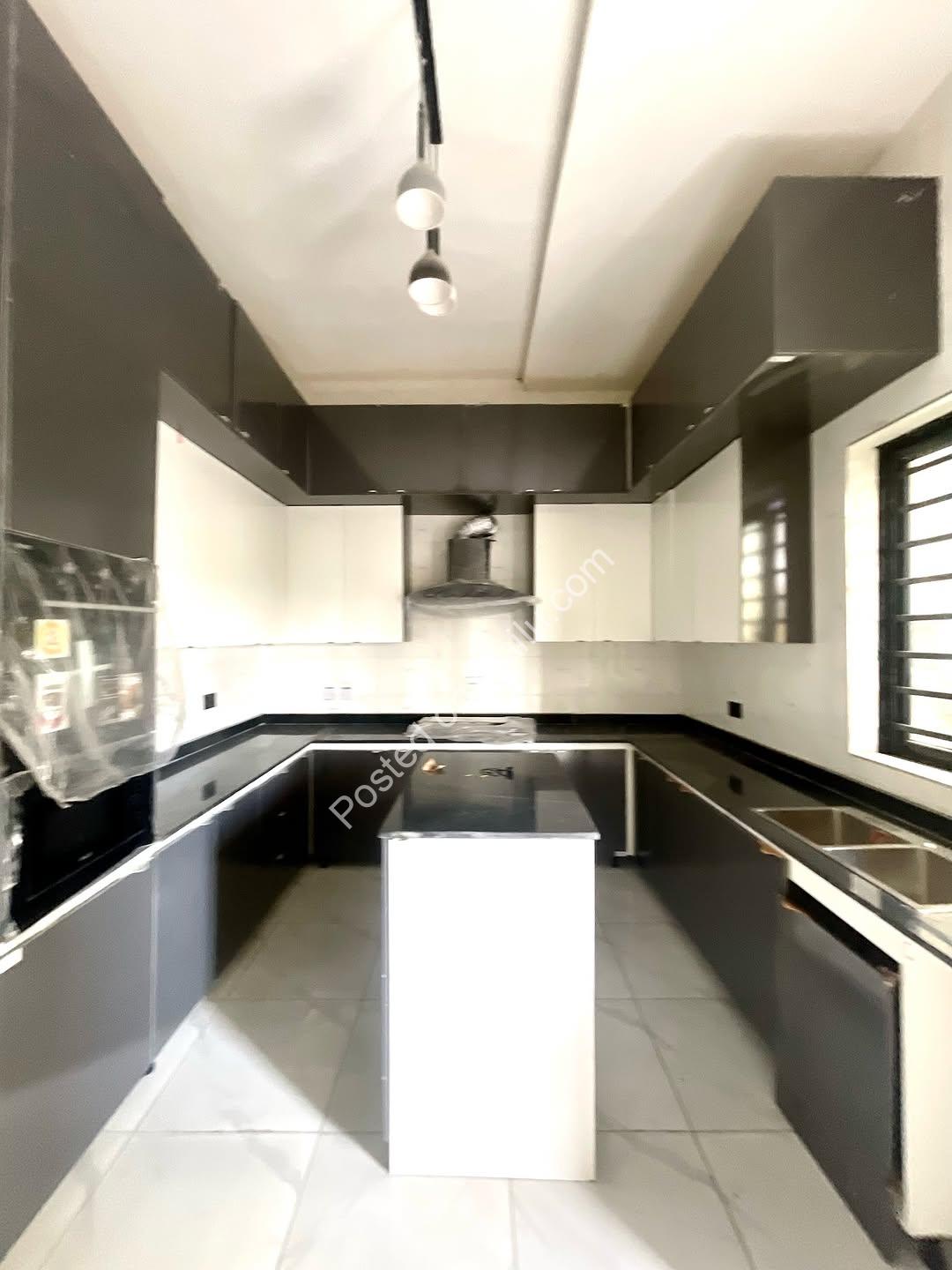 “5-Bed Smart Home with BQ in Sangotedo – N200M”
