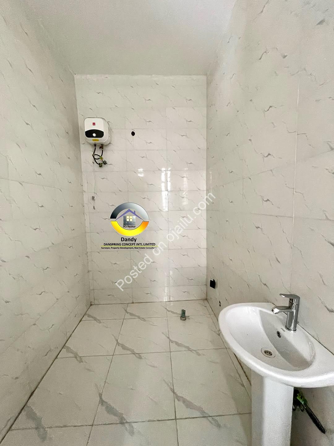 “5-Bed Smart Home with BQ in Sangotedo – N200M”