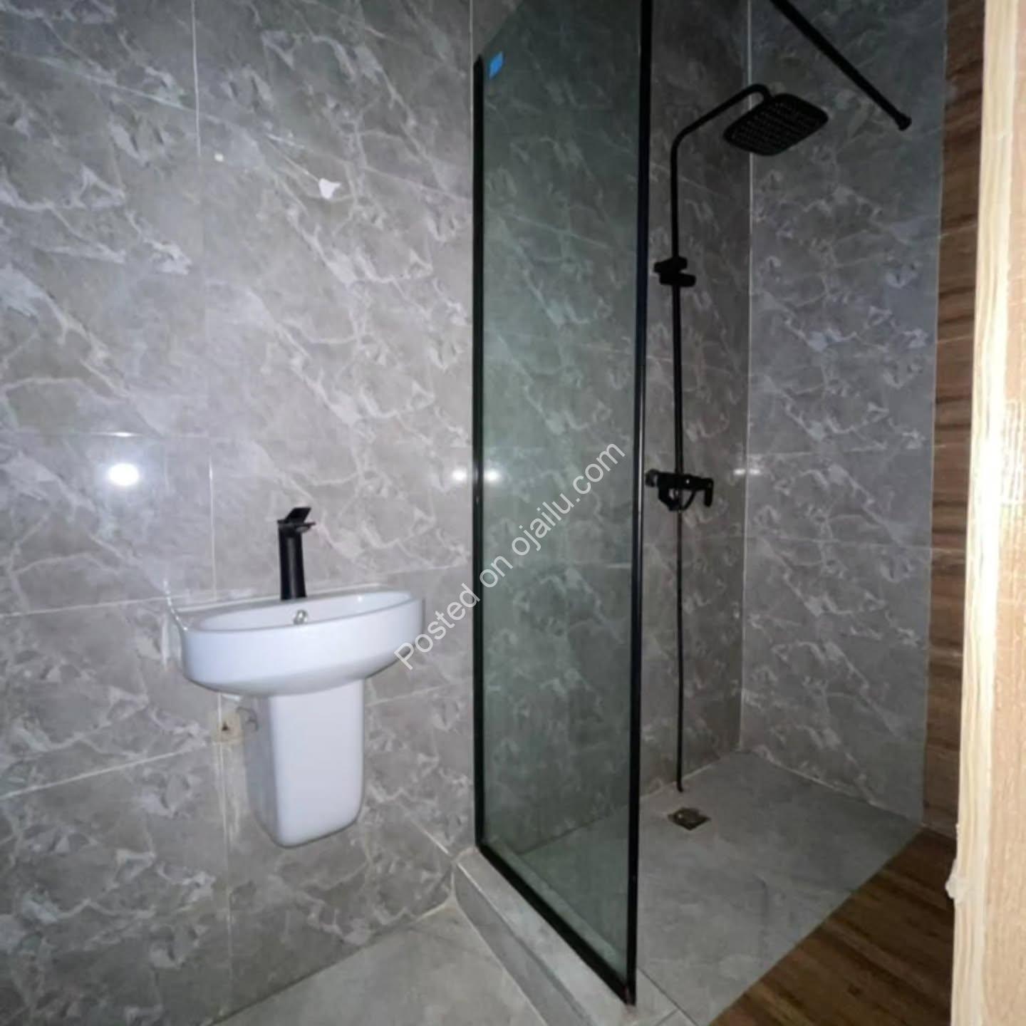 Ikota’s Finest: 1-Bed Apartment with Pool Access