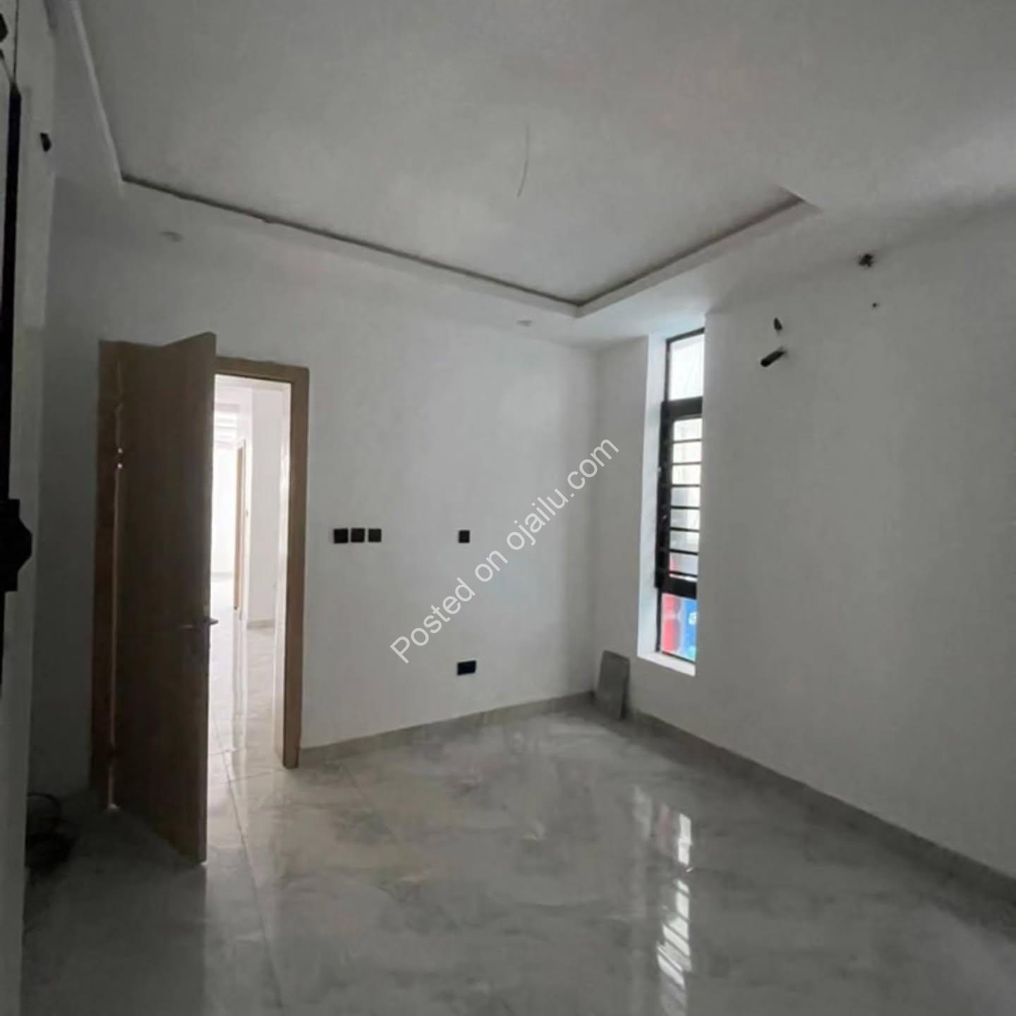 Ikota’s Finest: 1-Bed Apartment with Pool Access