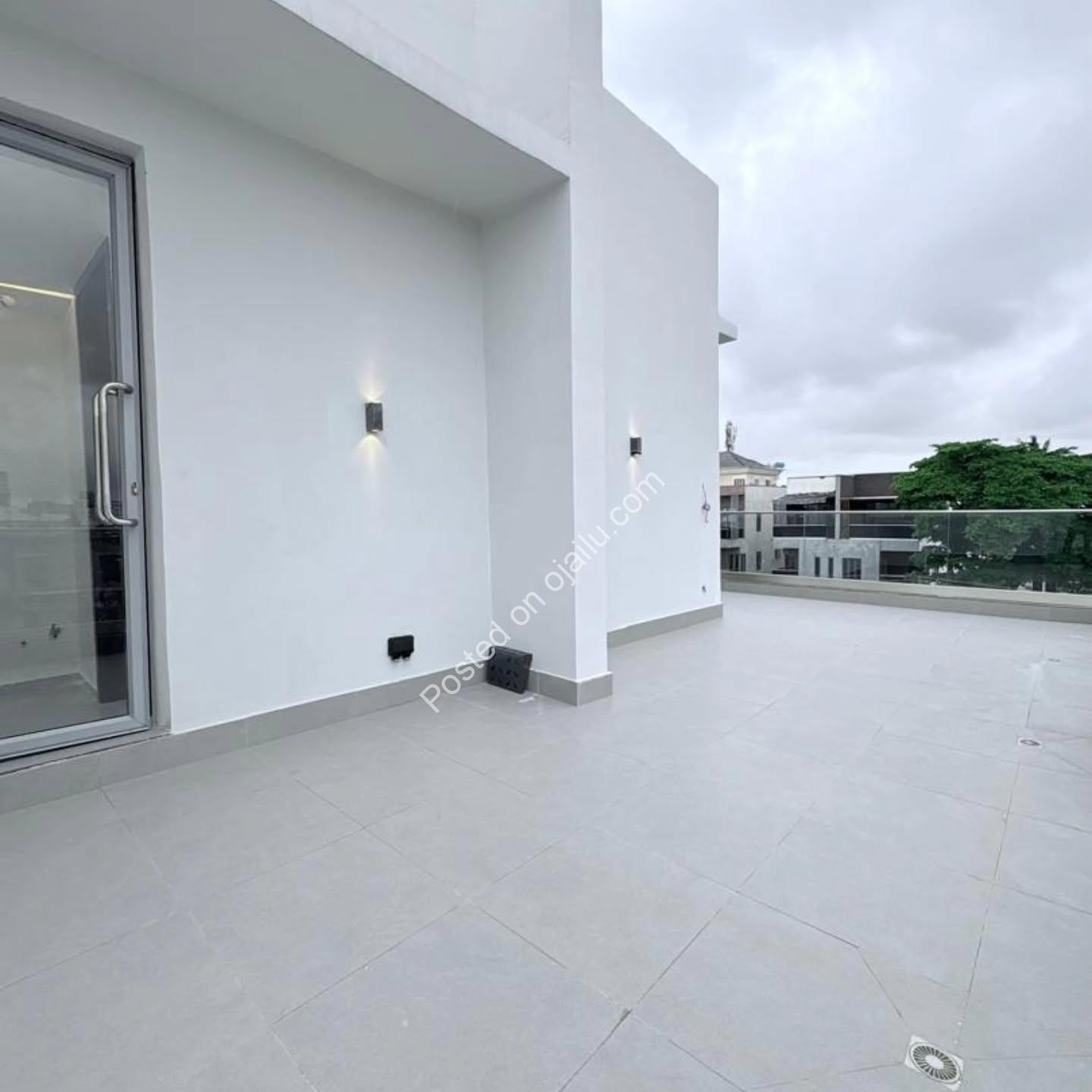 Ikoyi’s Crown Jewel: Smart Home Meets Penthouse Luxury