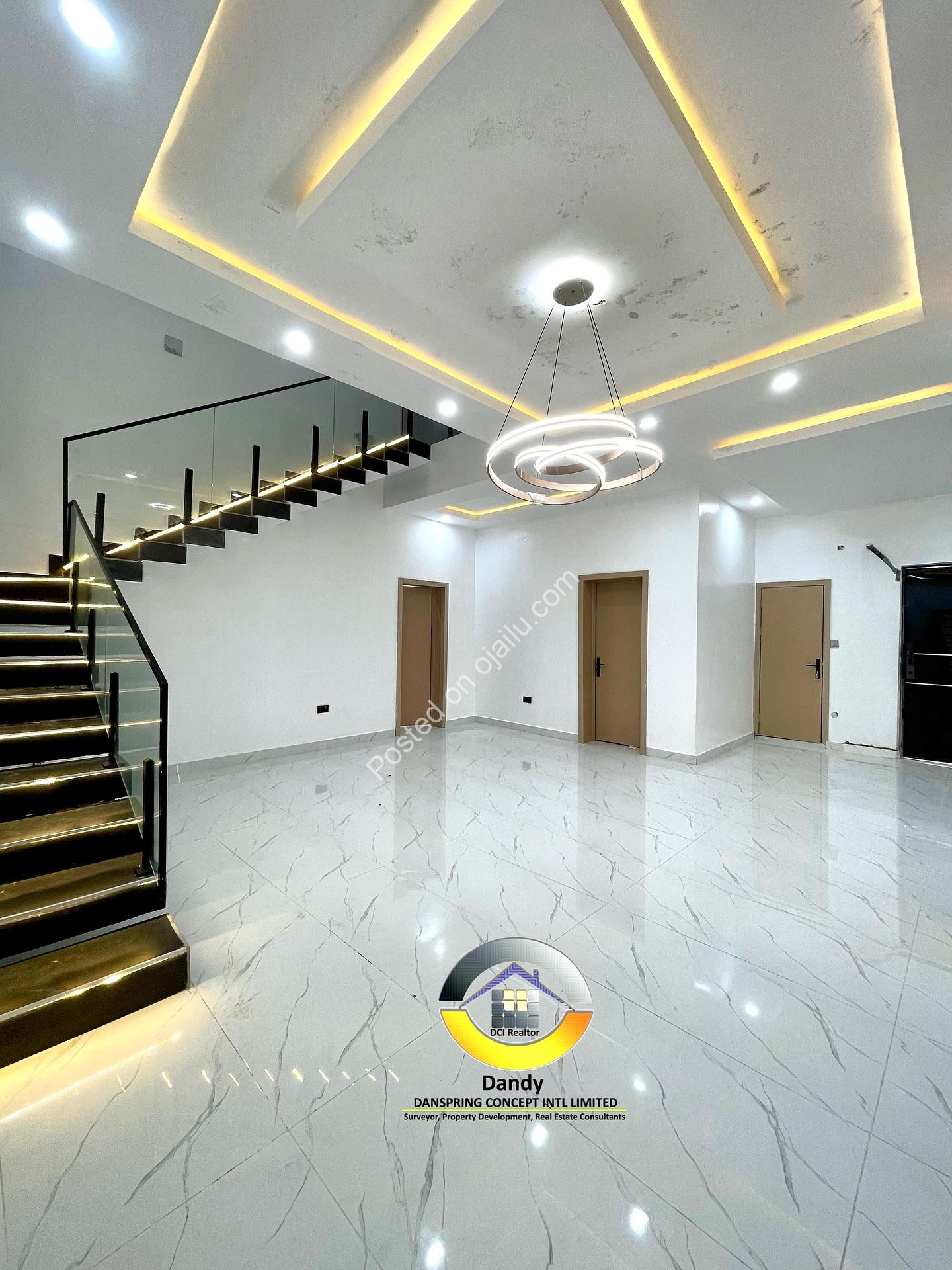 Brand New 5-Bed Duplex with Pool & Fountain in Sangotedo