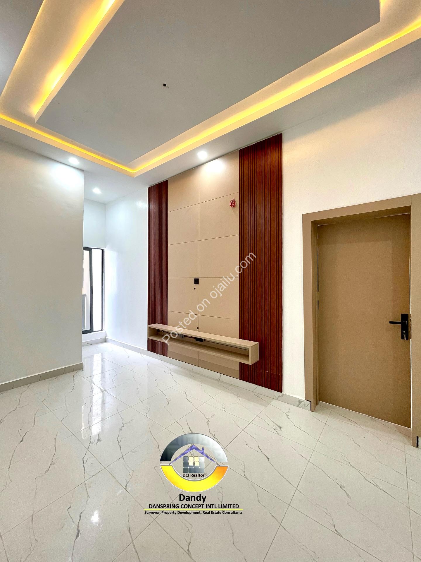 Brand New 5-Bed Duplex with Pool & Fountain in Sangotedo