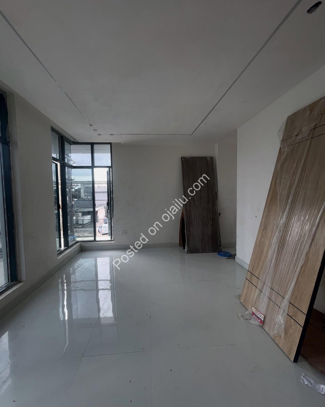 Penthouse-Style 2-Bed in Victoria Island Heart