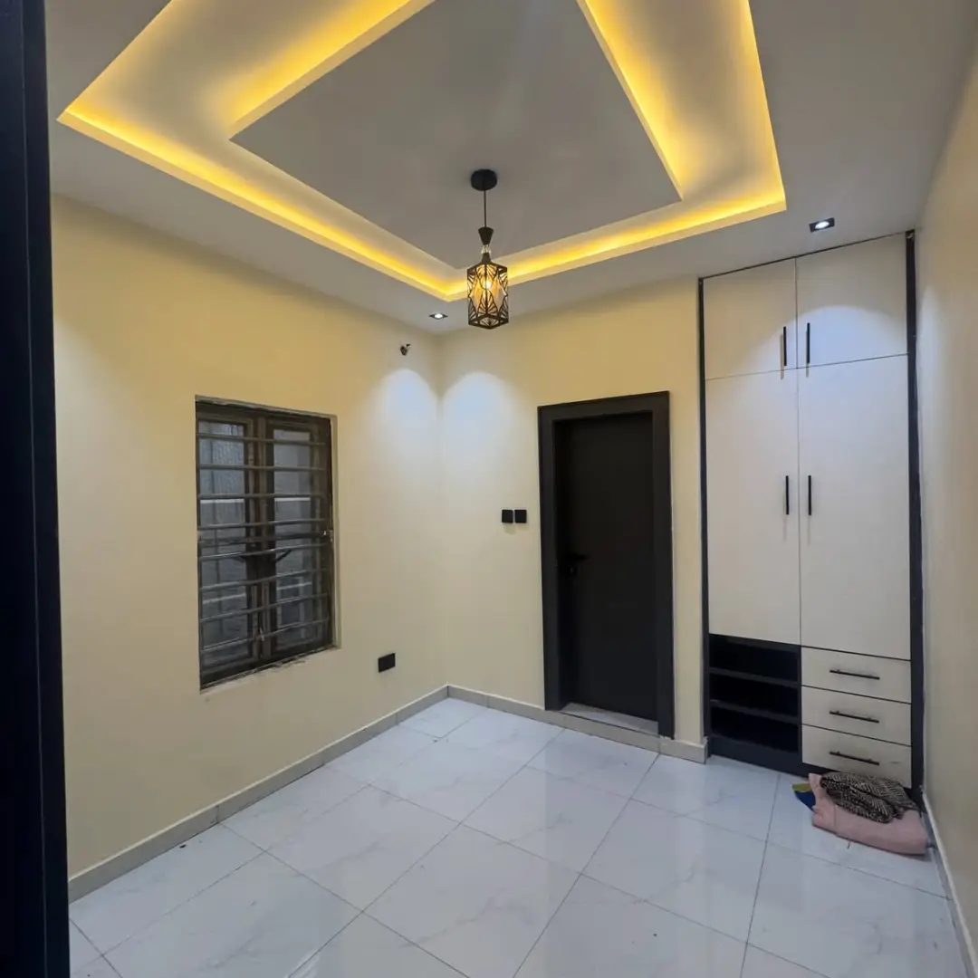 4BR Ensuite Bungalow with High-End Finishes