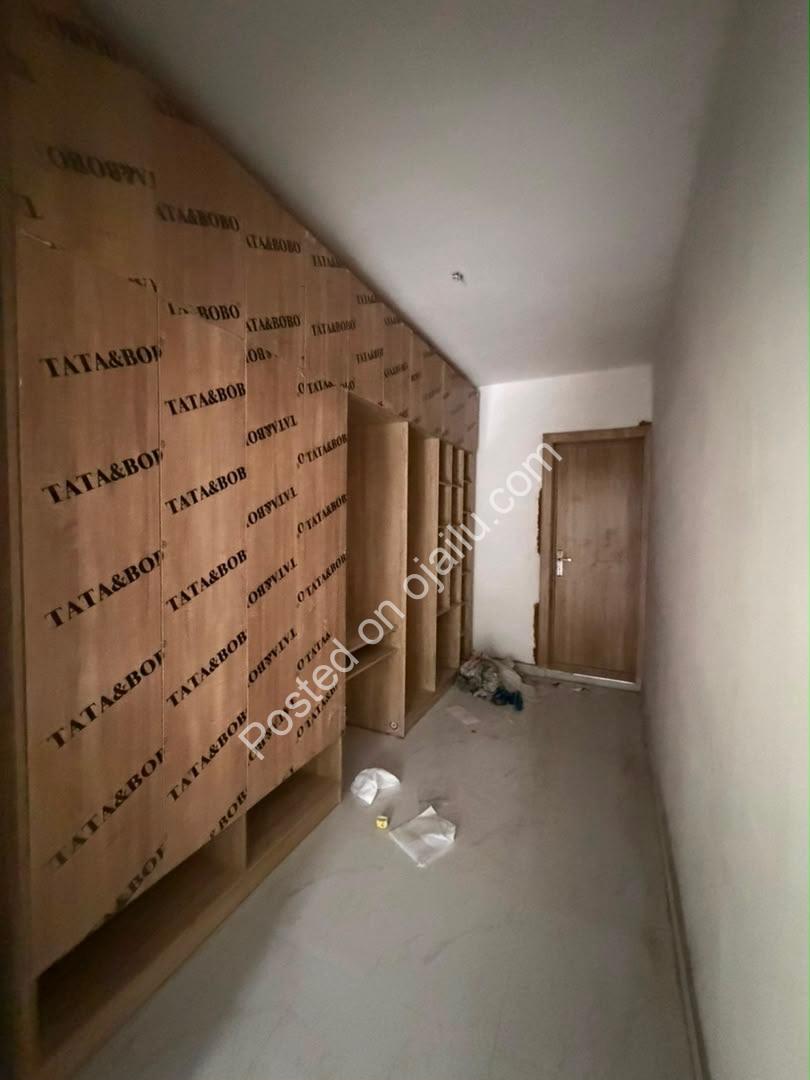 Adeniyi Jones Gem: 5 En-Suite Bedrooms + BQ