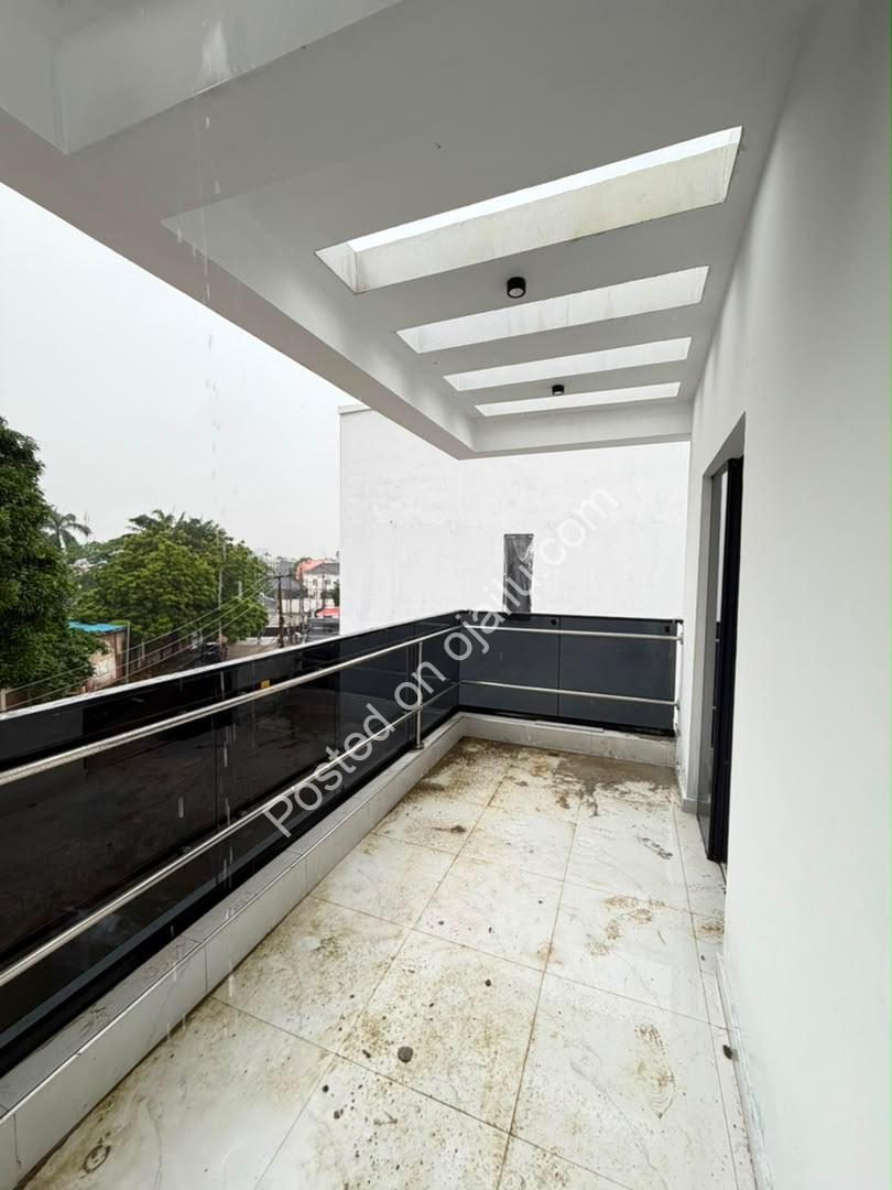 Adeniyi Jones Gem: 5 En-Suite Bedrooms + BQ