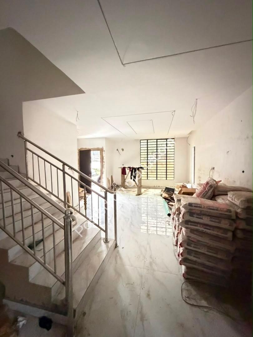 Adeniyi Jones Gem: 5 En-Suite Bedrooms + BQ