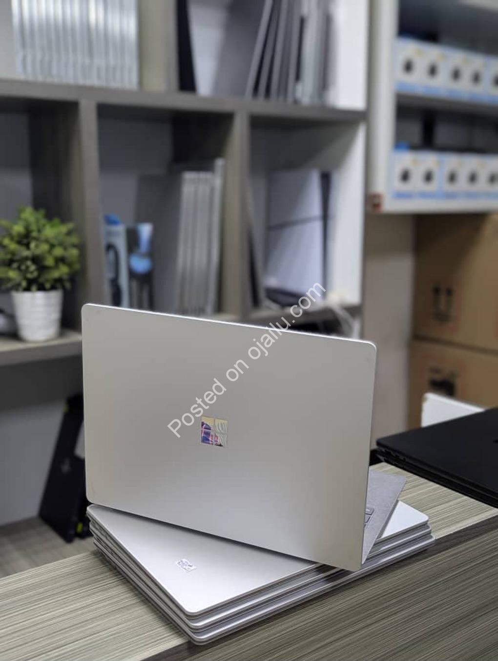 Premium Powerhouse: Surface Laptop 2 – 16GB RAM & Snappy i7
