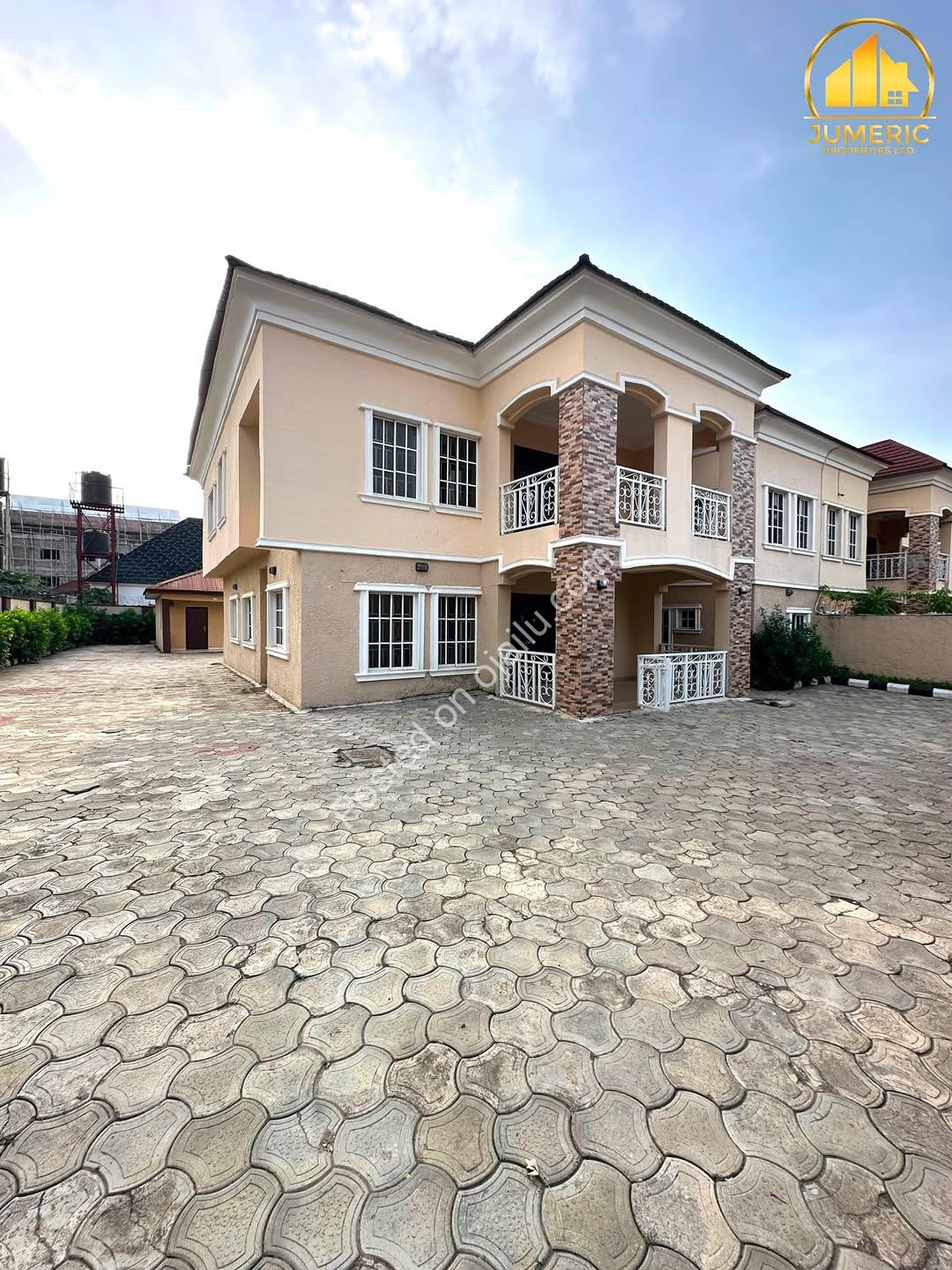Gwarinpa’s Finest: 5-Bed Semi-Detached Duplex