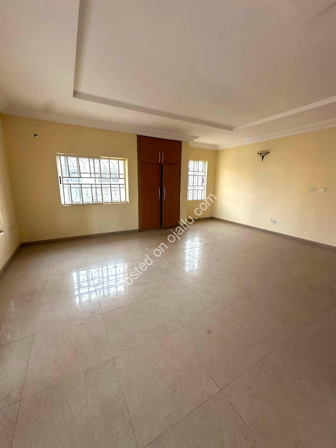 Gwarinpa’s Finest: 5-Bed Semi-Detached Duplex