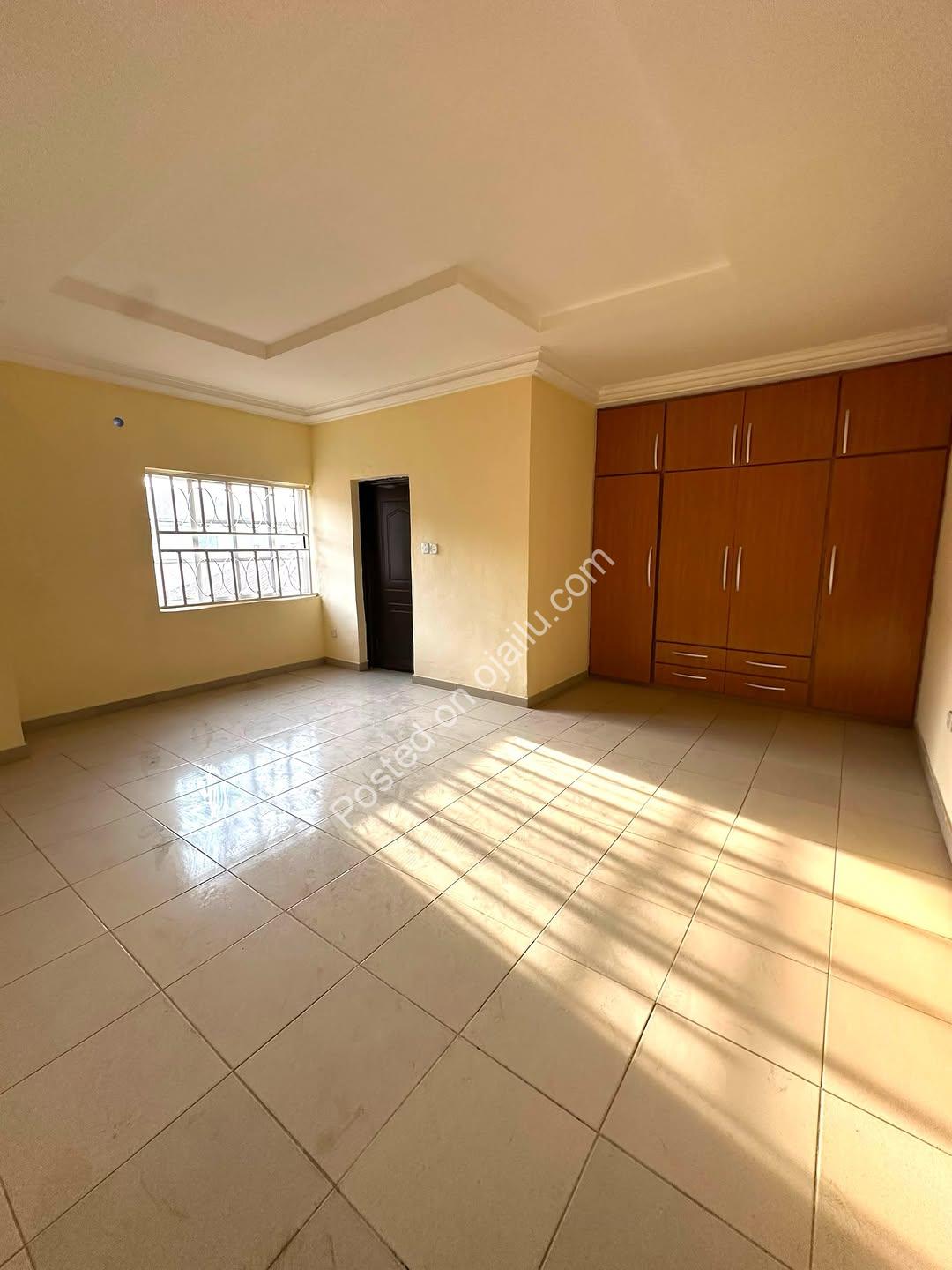 Gwarinpa’s Finest: 5-Bed Semi-Detached Duplex